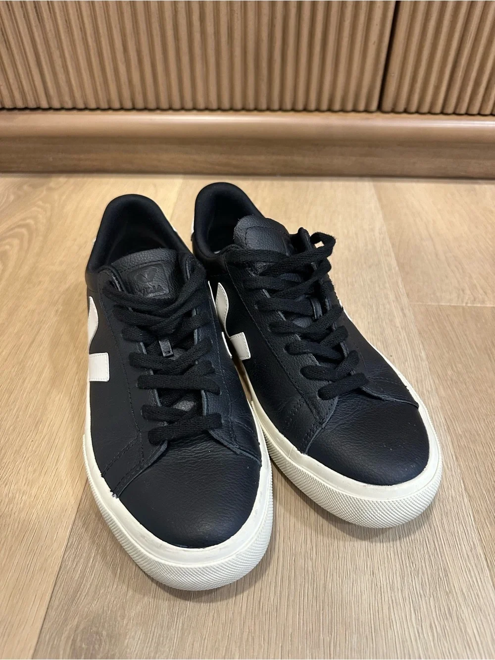 Veja Womens Campo Leather Trainer Black White size 9